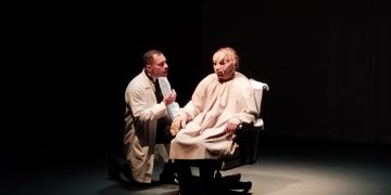 En el teatro de las Artes del CENART, se presenta la puesta en escena de El Hombre Elefante