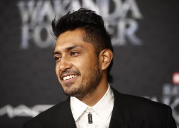 Tenoch Huerta es galardonado en los NAACP Image Awards 2023