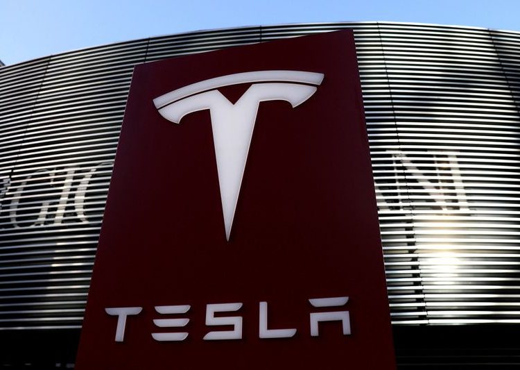 Foto de archivo ilustrativa del logo de Tesla
Ene 5, 2021. REUTERS/Tingshu Wang/