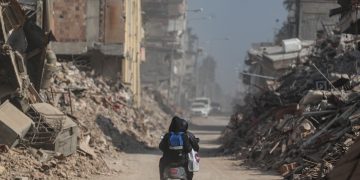 El número de víctimas del terremoto en Turquía supera ya las 43,500