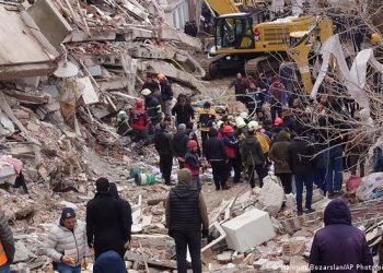 Más de mil  muertos deja terremoto en la frontera entre Siria y Turquía