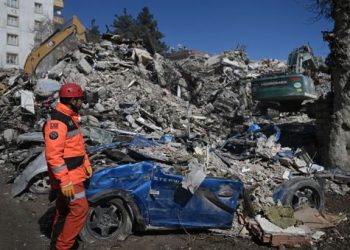 Turquía encarcela a 54 sospechosos del derrumbe de edificios tras sismo