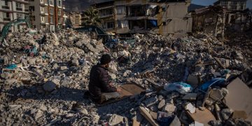Estados Unidos ofrece 100 millones más de ayuda para los terremotos en Turquía y Siria