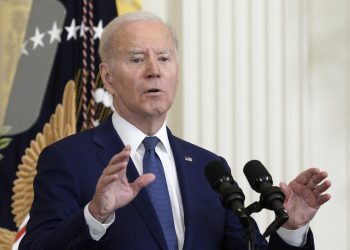 Biden envía mensaje de tranquilidad al sistema bancario
