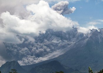 Uno de los volcanes más activos del mundo entra en erupción