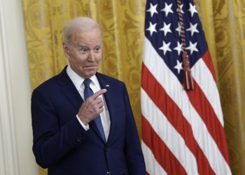 Biden envía mensaje de tranquilidad al sistema bancario
