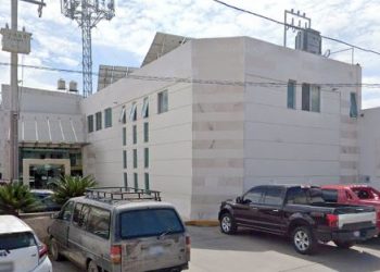 Detienen a dueño de uno de los hospitales donde surgieron casos de meningitis en Durango