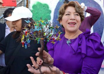 Levantemos el puño y la voz contra la desigualdad y la violencia hacia las mujeres mexiquenses: Delfina Gómez