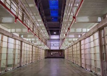 Sale de prisión directivo de Rapiscan