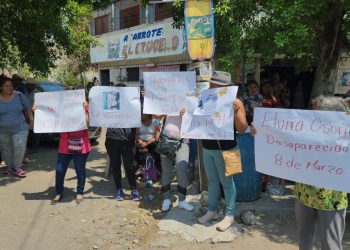 Bloquean carretera por desaparición de mujer en Morelos