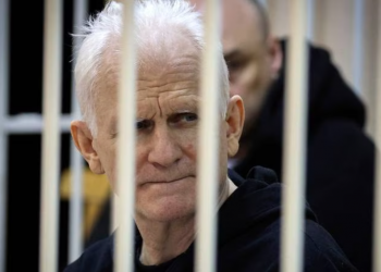 Alés Bialiatski, Nobel de la Paz 2022, sentenciado a 10 años de prisión en Bielorrusia