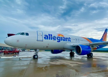 Detienen a un hombre por intentar introducir explosivos en un avión en EU