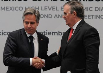 Ebrard conversa con Blinken sobre fentanilo y tráfico de armas entre México y EU