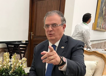 El Canciller Ebrard celebra un millón de seguidores en Tik tok