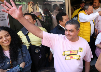 Buscaré la jefatura de gobierno capitalino para regresar a una ciudad de primera: Espinosa Cházaro