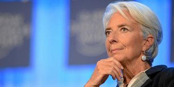 Lagarde dice que el BCE está listo para dar liquidez a bancos si es necesario