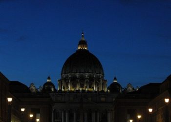 El Vaticano refuerza las normas contra los abusos