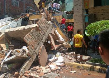 Ascienden las muertes por sismo de magnitud 6.5 en Ecuador