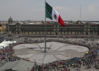 Scouts de México realizan la Flor de Lis más grande del mundo; lo recaudado será para Turquía y Siria