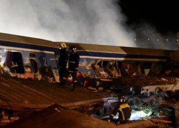 Sube a 36 los muertos por la colisión de dos trenes en Grecia central