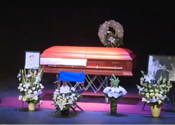 Ignacio López Tarso recibe homenaje en último teatro donde actuó