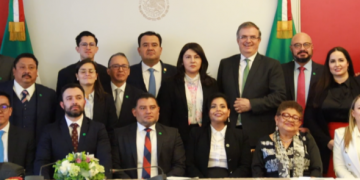 El canciller Ebrard recibe respaldo de fiscalías estatales contra el tráfico de armas en México