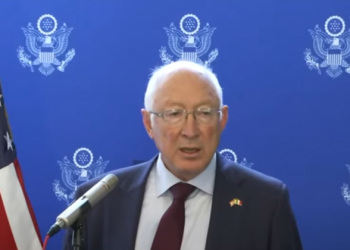 EU no descansará hasta que se haga justicia por muerte de connacionales en México: Ken Salazar