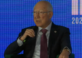 La Suprema Corte tiene que hacer bien su trabajo para que la democracia no vaya para atrás: Ken Salazar