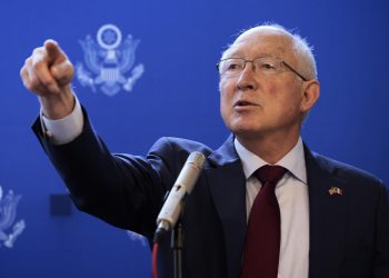 El T-MEC favorece a los trabajadores y recibirán 6.5 mdd atrasados en salarios: Ken Salazar