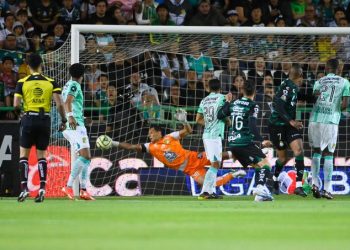 El León se da festín ante el Santos Laguna