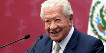 López Obrador lamenta la muerte de Ignacio López Tarso