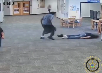 Joven que agredió a una maestra en EU será juzgado como adulto