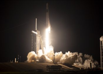 NASA envía una nueva misión tripulada a la EEI en una nave de SpaceX