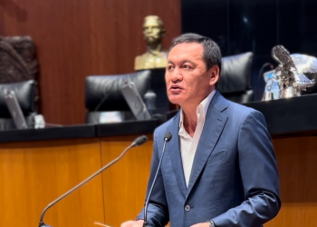 Exigen senadores de oposición explicación del presidente AMLO y del Ejército por espionaje a activista