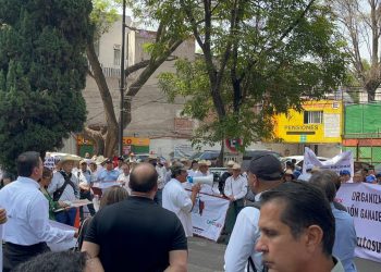 Productores porcicultores se manifiestan en la Secretaría de Economía para manifestar las insostenibles condiciones que enfrenta el sector
