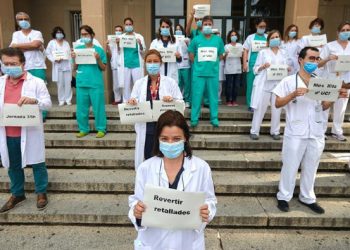 La OMS califica de crisis las malas condiciones laborales de los sanitarios