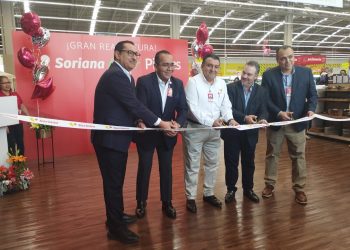 Soriana reinaugura sucursal Híper Pilares