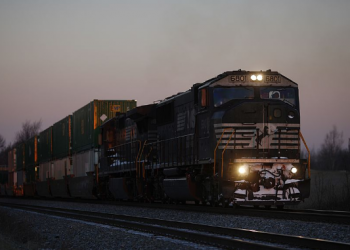 Descarrila un tren con etanol en EU que obliga a evacuar a los residentes