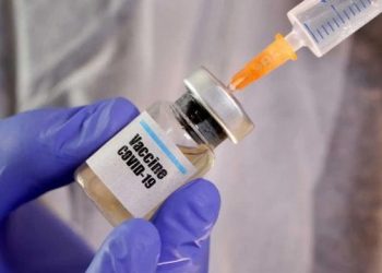 OMS deja de recomendar vacuna anticovid de refuerzo a mayoría de la población