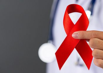 Estados Unidos multiplica por 300 las personas tratadas contra el VIH en 20 años