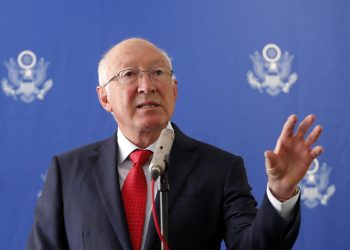 Soluciones humanas y efectivas se requieren para atender los flujos migratorios: Ken Salazar