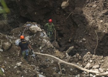 Suben los fallecidos por alud en Ecuador