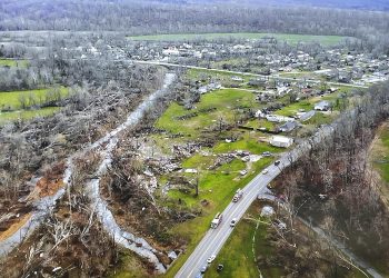 Tormenta “destructiva” con tornados deja varios muertos en EU