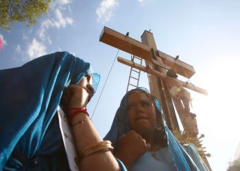 Miles de personas viven la pasión de Cristo en Iztapalapa