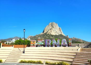 Presentan denuncia por construcción ilegal en Peña de Bernal