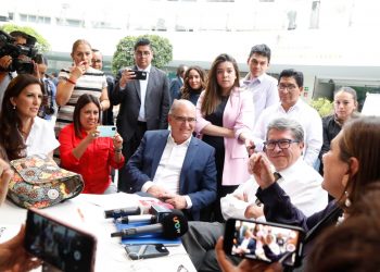 Ofrece Monreal al PAN diálogo con Adán Augusto y ellos se comprometen a liberar tribuna del Senado