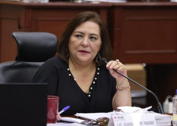 La presidenta del INE Guadalupe Taddei se baja su sueldo y otros beneficios