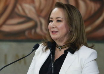 Hay múltiples pruebas testimoniales de la realización de tesis de la ministra Yasmín Esquivel; Andrade