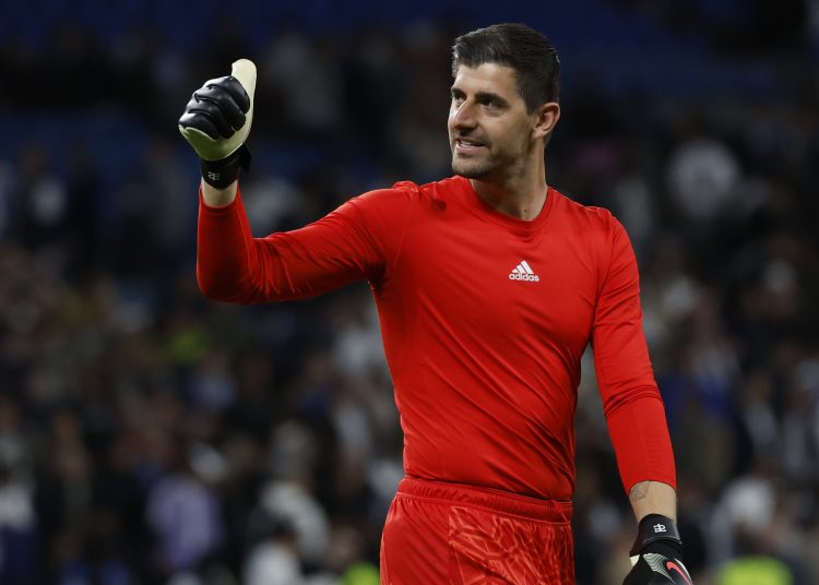MADRID, 12/04/2023.- El portero del Real Madrid Thibaut Courtois tras el partido de ida de cuartos de final de Liga de Campeones que Real Madrid y Chelsea FC disputan este miércoles en el estadio Santiago Bernabéu. EFE/JUANJO MARTIN