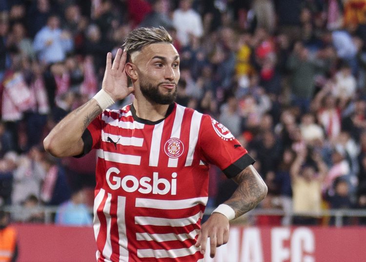 GIRONA, 25/04/2023.- El delantero argentino del Girona FC Taty Castellanos celebra tras anotar el 3-0 durante el encuentro correspondiente a la jornada 31 de LaLiga Santander disputado entre el Girona FC y el Real Madrid en el estadio Montilivi de Girona, este martes. EFE/ David Borrat